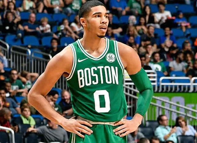 前锋凭借稳 前锋凭借稳